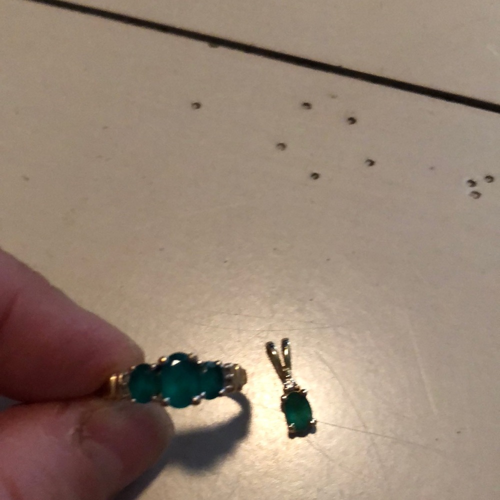 Emerald & diamond ring & pendent set 10k gold